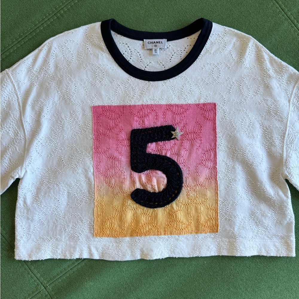 [SOLD] Chanel T-shirt from Cruise 2024 (chanel24c) Collection Size 34/36
